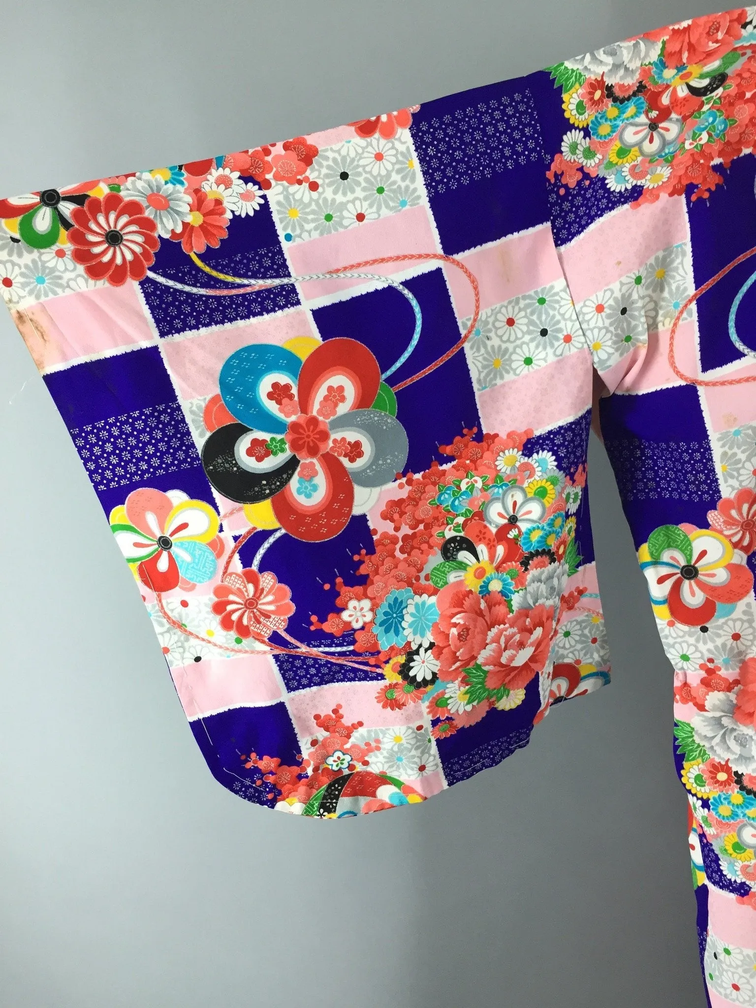 1950s Vintage Silk Kimono Robe Juban with Pink Purple Floral