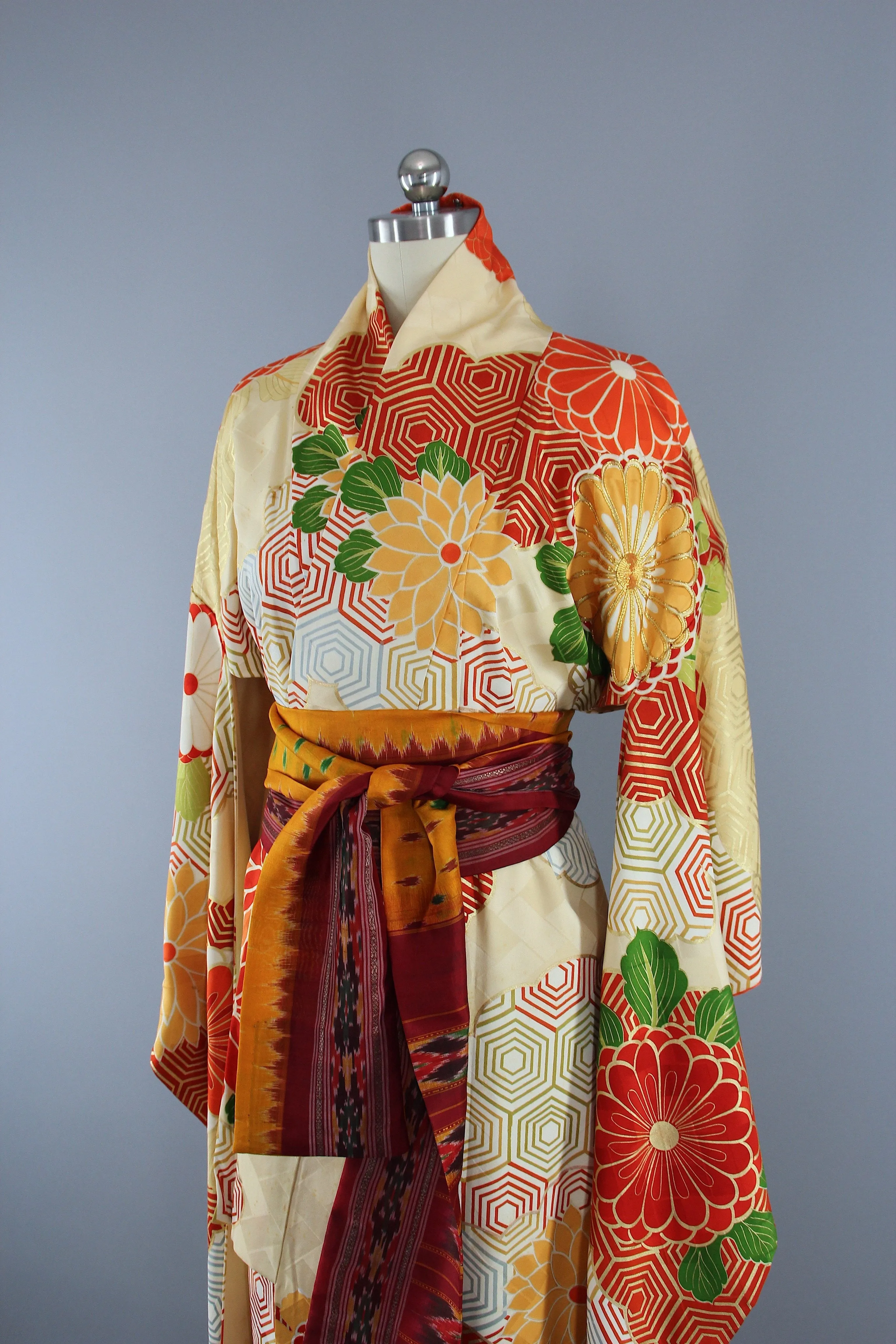 1960s - 1970s Vintage Silk Kimono Robe / Gold Orange Floral Furisode