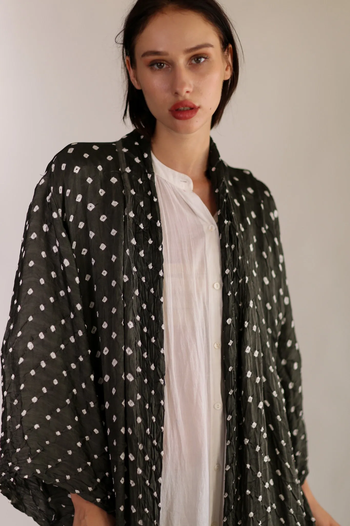 BLACK DOT SILK KIMONO LUNI