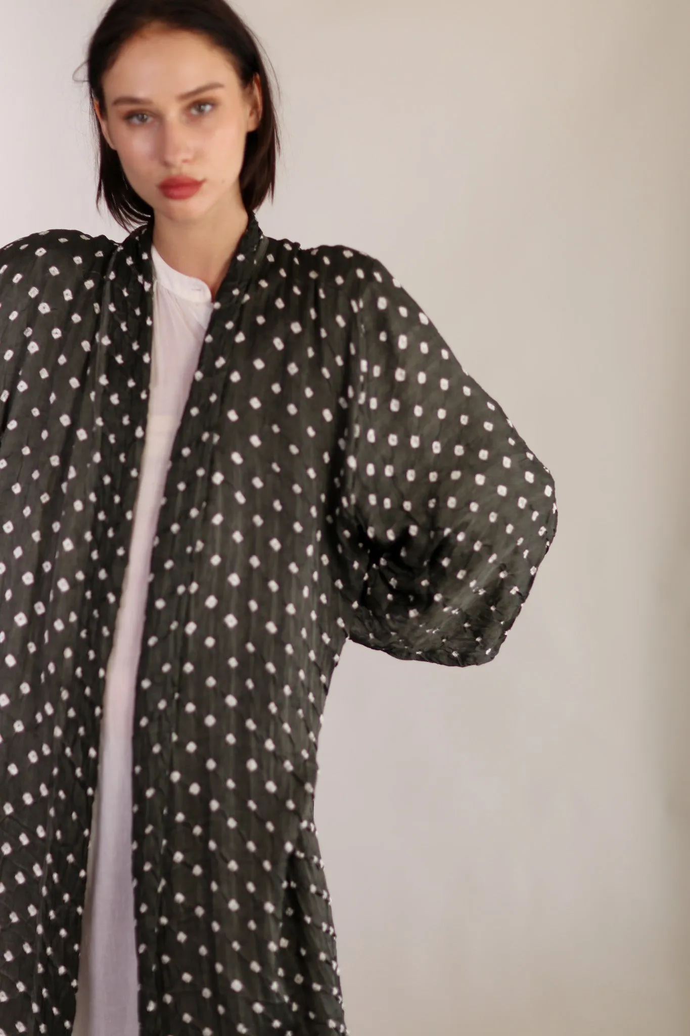 BLACK DOT SILK KIMONO LUNI