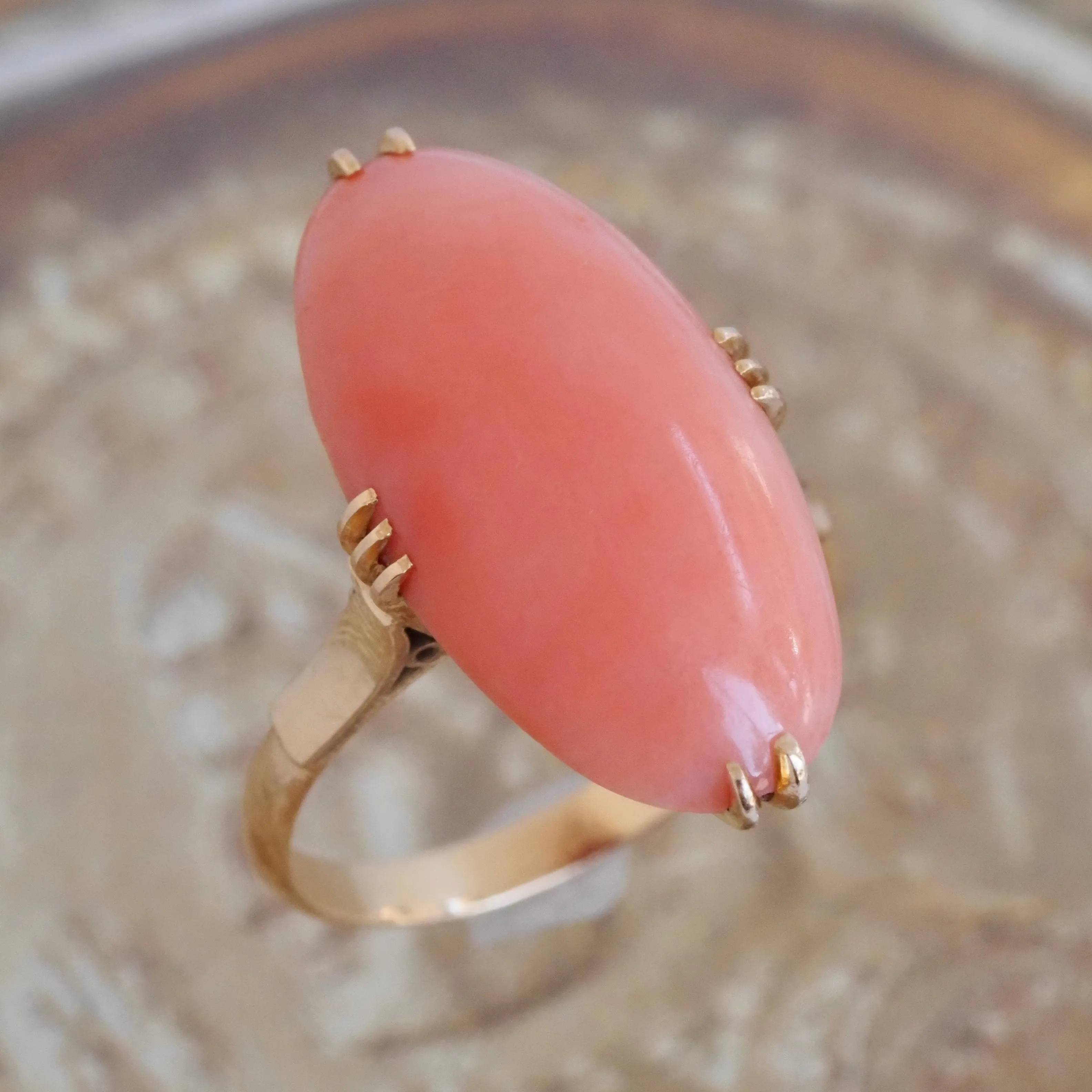 Mid Century Oval Coral 18k Gold Ring