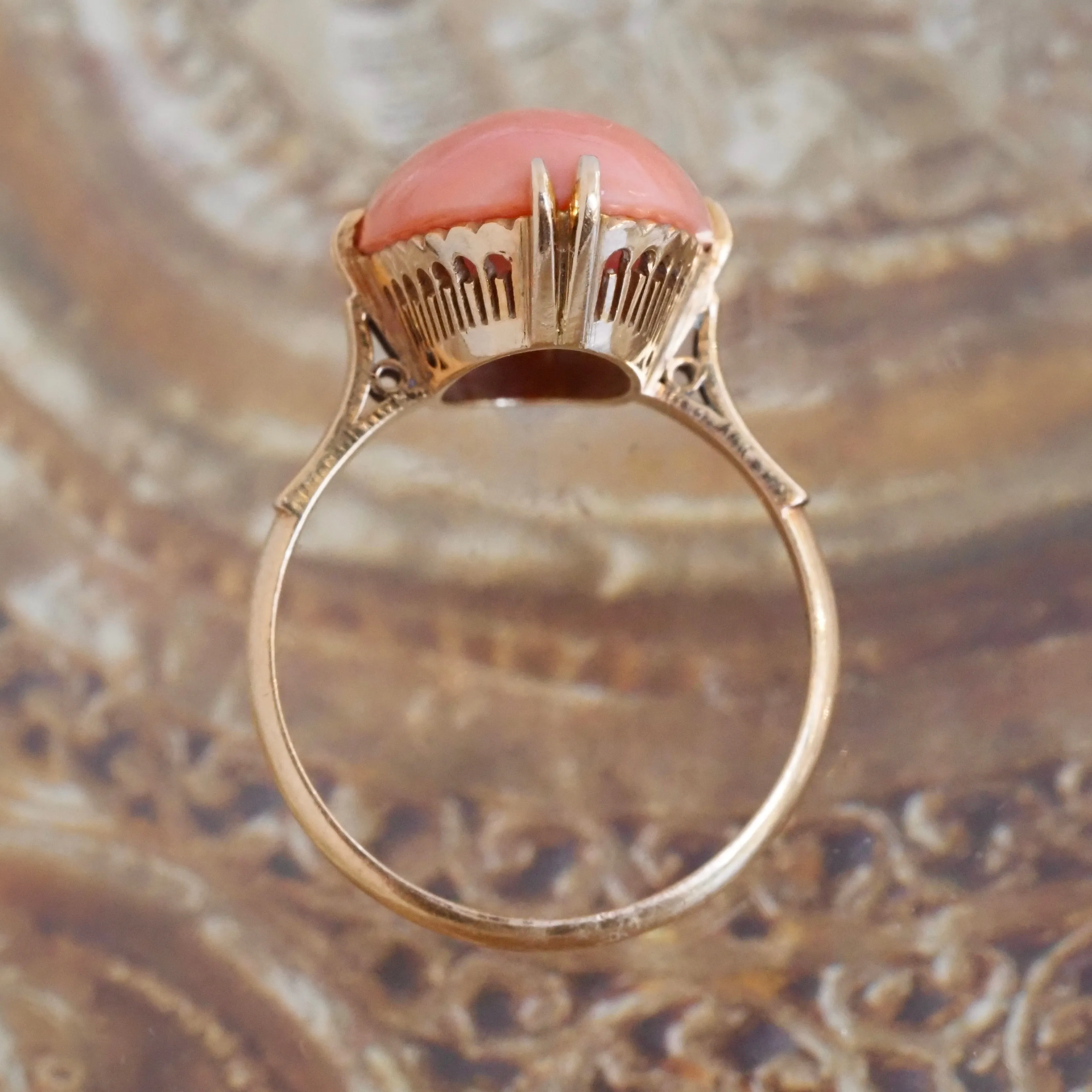 Mid Century Oval Coral 18k Gold Ring