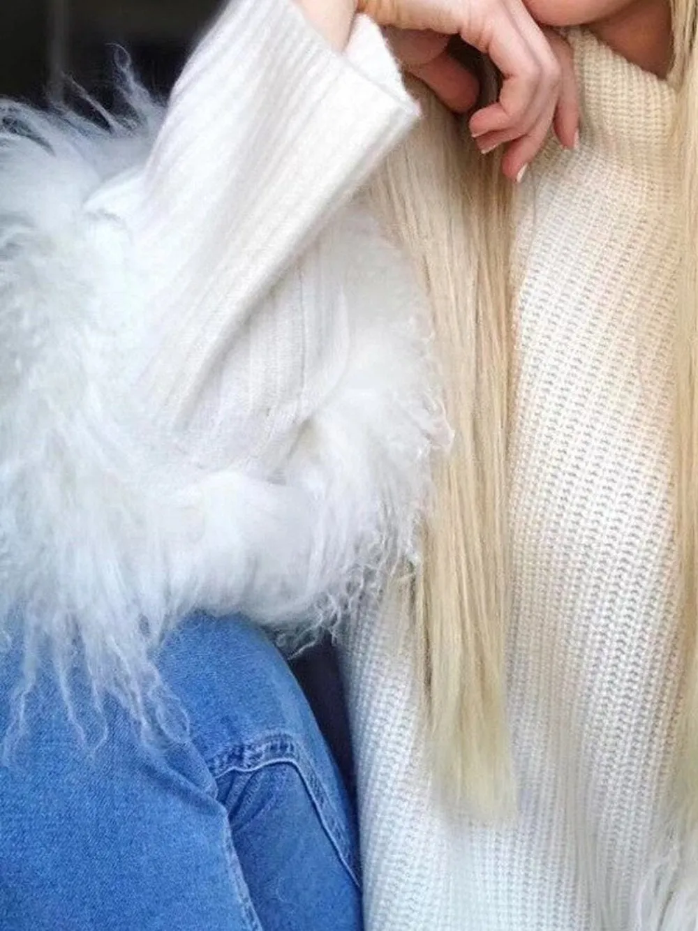 Turtleneck Feathers Sweatshirt
